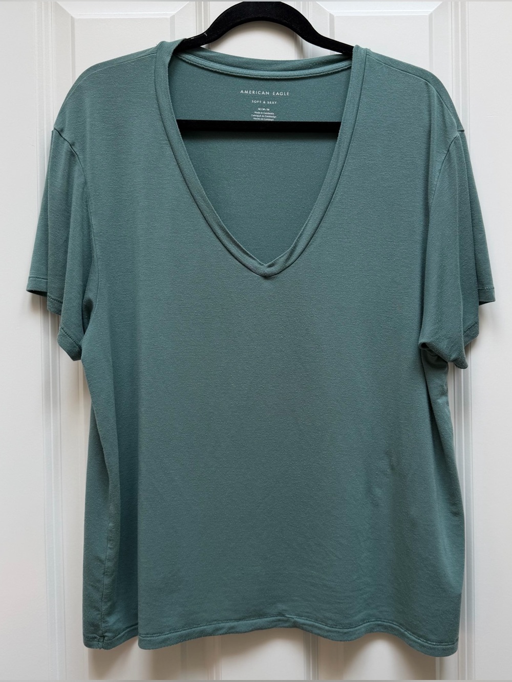 AMERICAN EAGLE SHORT SLEEVE V NECK SOFT T SHIRT TEAL MEDIUM